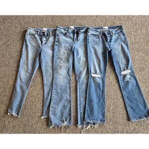 Set of 4 Women's Distressed Blue Jeans Various Sizes